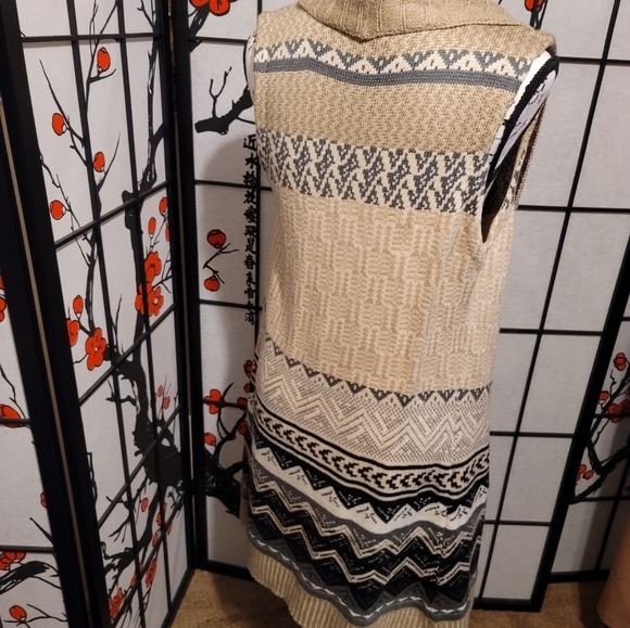 G.H. Bass & Co Ladies Acrylic Earthy Colors Aztec Art Vest Sleeveless/Size Small - Picture 6 of 8